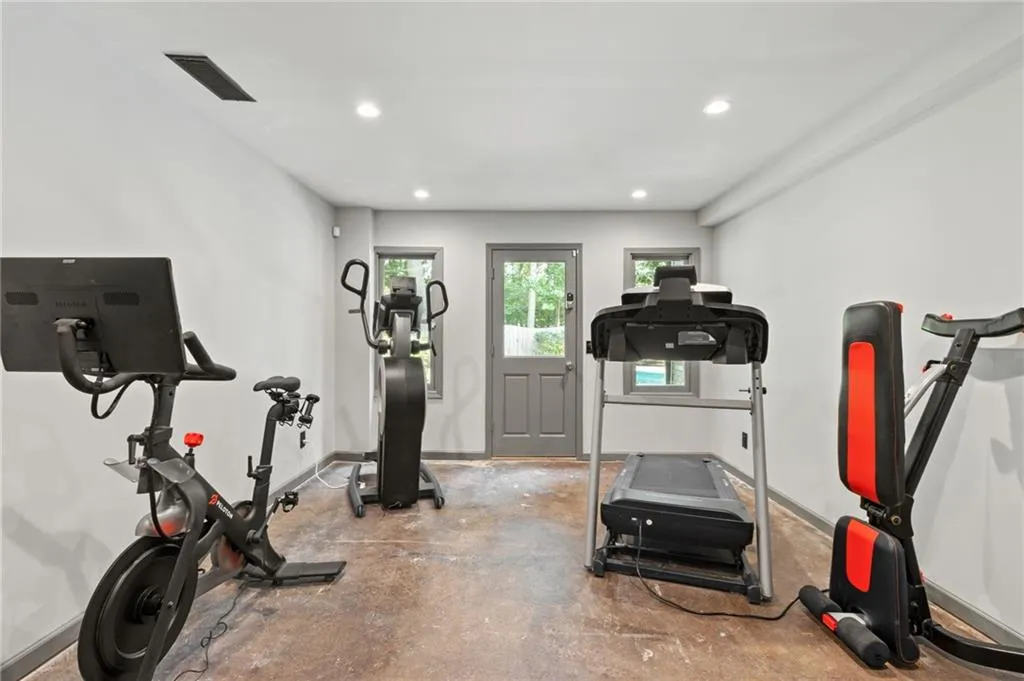 190 Grogans Landing, Sandy Springs, Georgia 30350, 5 Bedrooms Bedrooms, ,4 BathroomsBathrooms,Residential,Sold,190 Grogans Landing,7264610