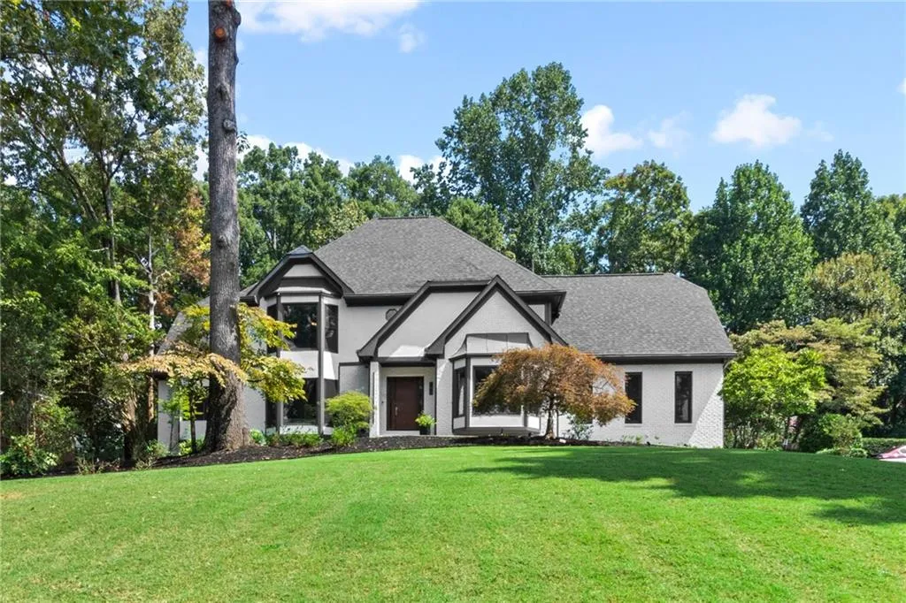 190 Grogans Landing, Sandy Springs, Georgia 30350, 5 Bedrooms Bedrooms, ,4 BathroomsBathrooms,Residential,Sold,190 Grogans Landing,7264610