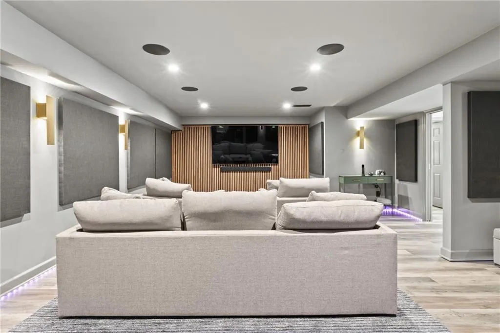 190 Grogans Landing, Sandy Springs, Georgia 30350, 5 Bedrooms Bedrooms, ,4 BathroomsBathrooms,Residential,Sold,190 Grogans Landing,7264610