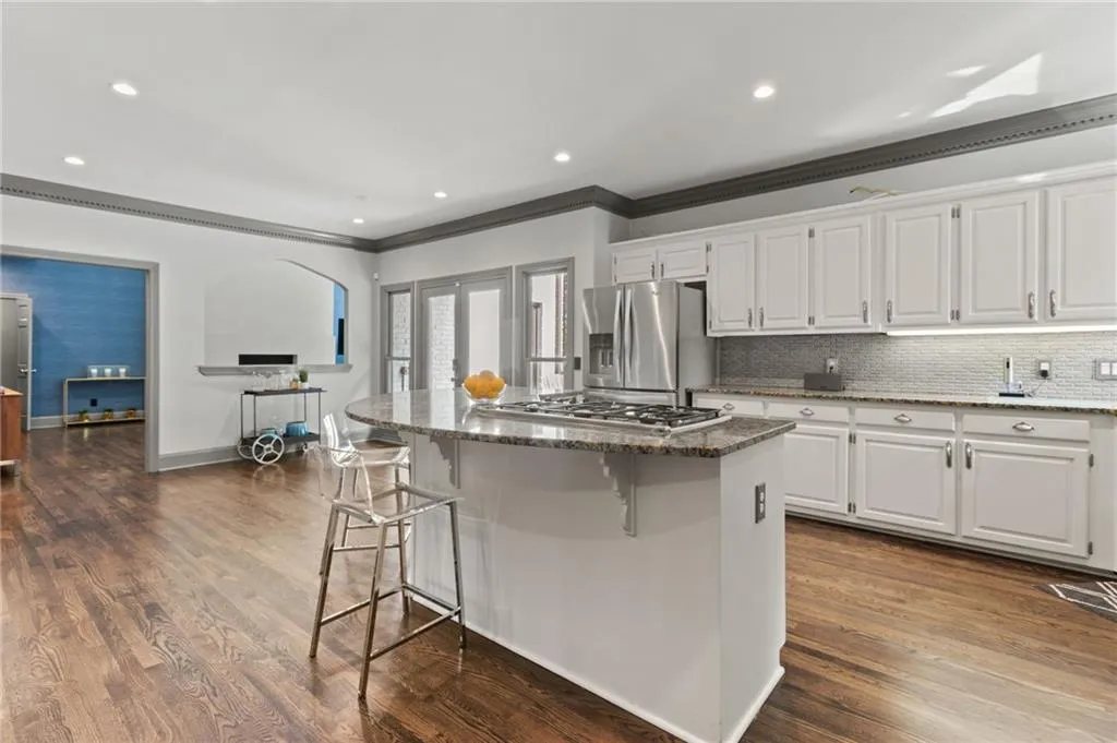 190 Grogans Landing, Sandy Springs, Georgia 30350, 5 Bedrooms Bedrooms, ,4 BathroomsBathrooms,Residential,Sold,190 Grogans Landing,7264610