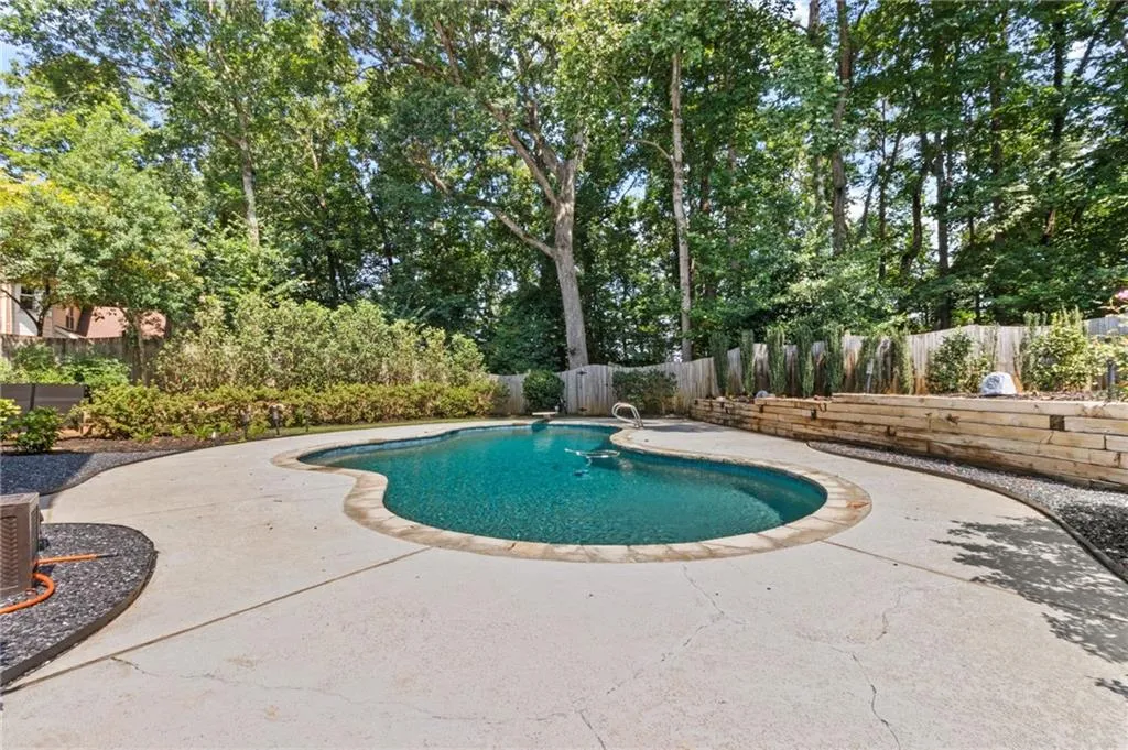 190 Grogans Landing, Sandy Springs, Georgia 30350, 5 Bedrooms Bedrooms, ,4 BathroomsBathrooms,Residential,Sold,190 Grogans Landing,7264610