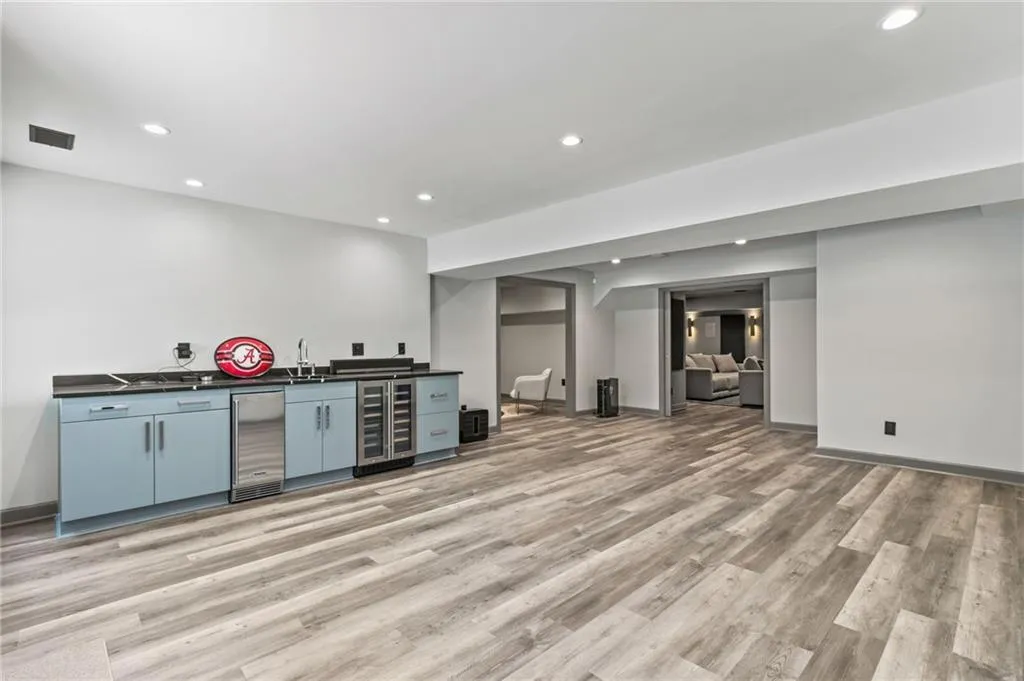 190 Grogans Landing, Sandy Springs, Georgia 30350, 5 Bedrooms Bedrooms, ,4 BathroomsBathrooms,Residential,Sold,190 Grogans Landing,7264610