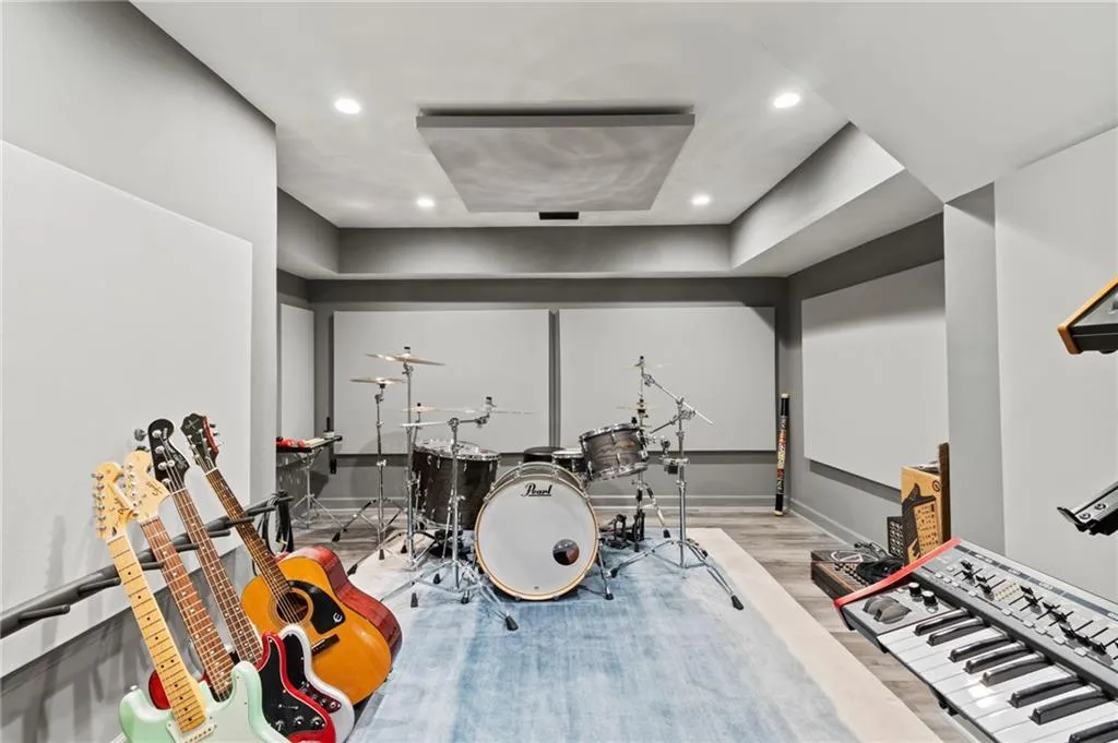 190 Grogans Landing, Sandy Springs, Georgia 30350, 5 Bedrooms Bedrooms, ,4 BathroomsBathrooms,Residential,Sold,190 Grogans Landing,7264610