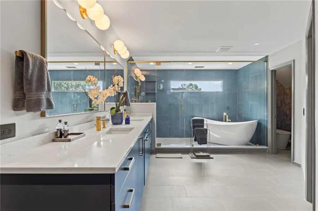 190 Grogans Landing, Sandy Springs, Georgia 30350, 5 Bedrooms Bedrooms, ,4 BathroomsBathrooms,Residential,Sold,190 Grogans Landing,7264610