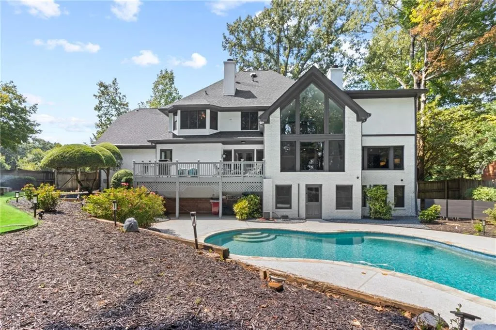 190 Grogans Landing, Sandy Springs, Georgia 30350, 5 Bedrooms Bedrooms, ,4 BathroomsBathrooms,Residential,Sold,190 Grogans Landing,7264610