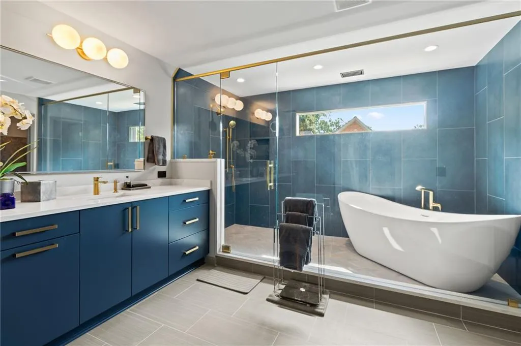 190 Grogans Landing, Sandy Springs, Georgia 30350, 5 Bedrooms Bedrooms, ,4 BathroomsBathrooms,Residential,Sold,190 Grogans Landing,7264610