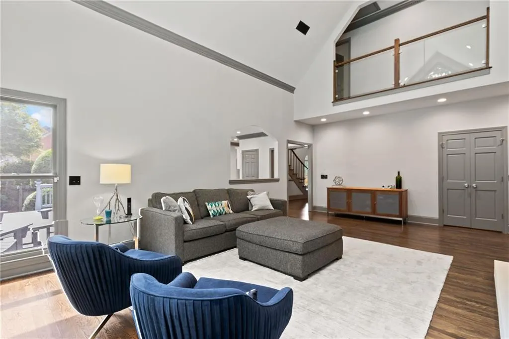 190 Grogans Landing, Sandy Springs, Georgia 30350, 5 Bedrooms Bedrooms, ,4 BathroomsBathrooms,Residential,Sold,190 Grogans Landing,7264610