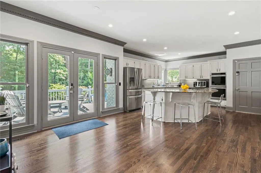 190 Grogans Landing, Sandy Springs, Georgia 30350, 5 Bedrooms Bedrooms, ,4 BathroomsBathrooms,Residential,Sold,190 Grogans Landing,7264610