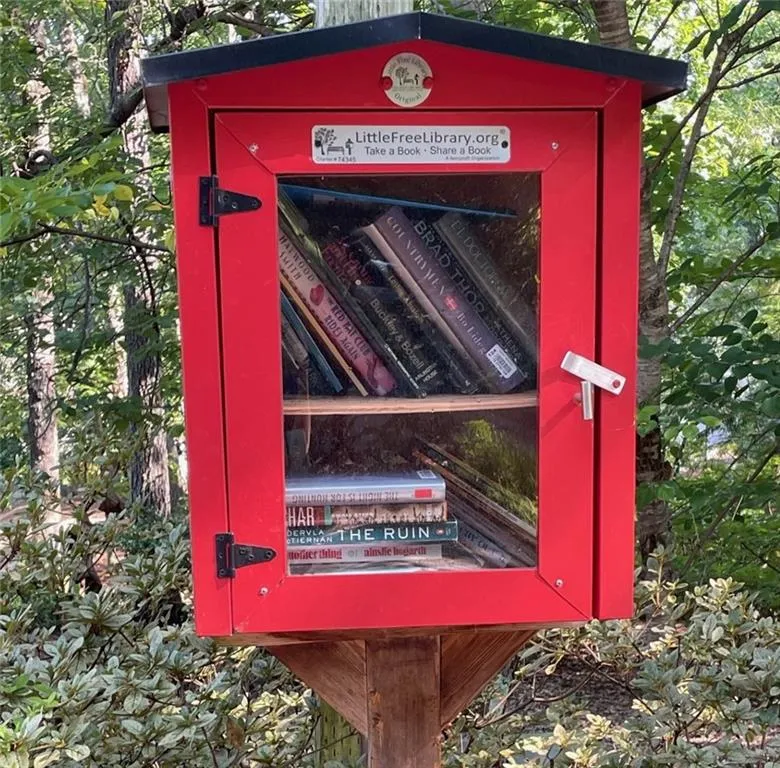 190 Grogans Landing, Sandy Springs, Georgia 30350, 5 Bedrooms Bedrooms, ,4 BathroomsBathrooms,Residential,Sold,190 Grogans Landing,7264610