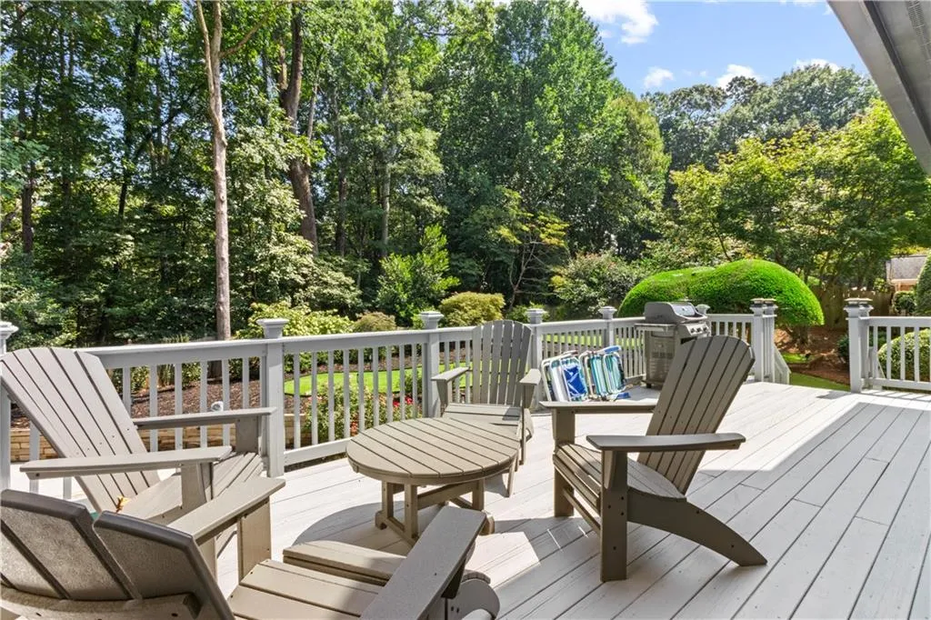 190 Grogans Landing, Sandy Springs, Georgia 30350, 5 Bedrooms Bedrooms, ,4 BathroomsBathrooms,Residential,Sold,190 Grogans Landing,7264610