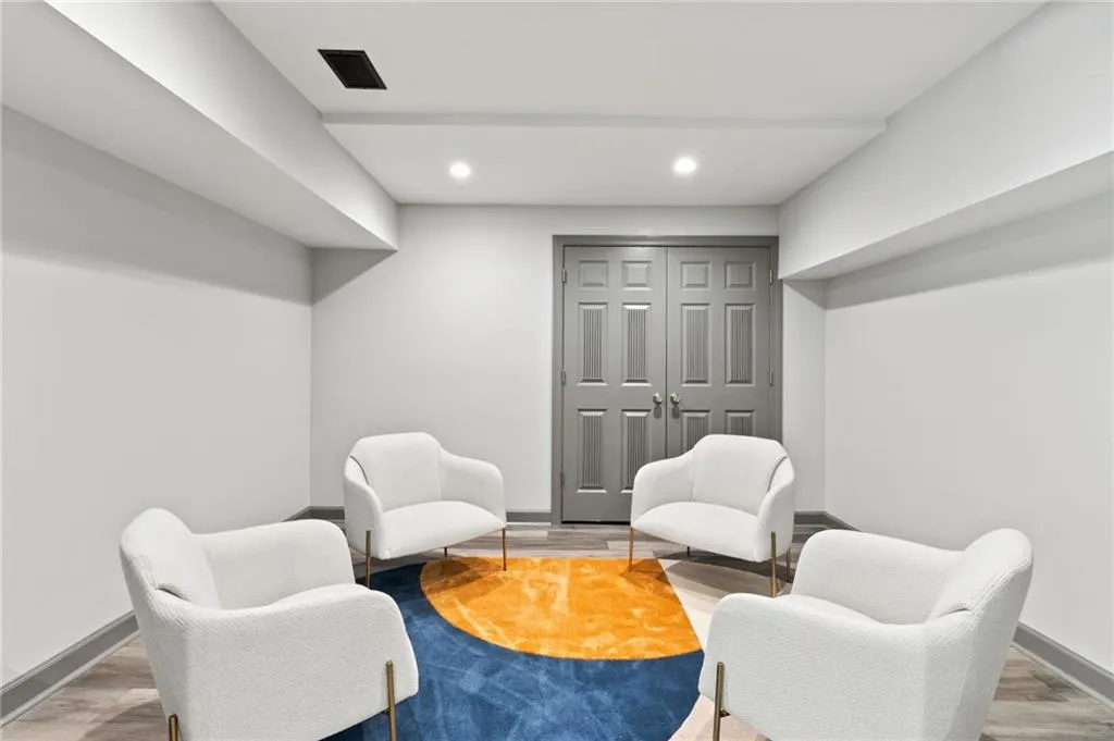 190 Grogans Landing, Sandy Springs, Georgia 30350, 5 Bedrooms Bedrooms, ,4 BathroomsBathrooms,Residential,Sold,190 Grogans Landing,7264610