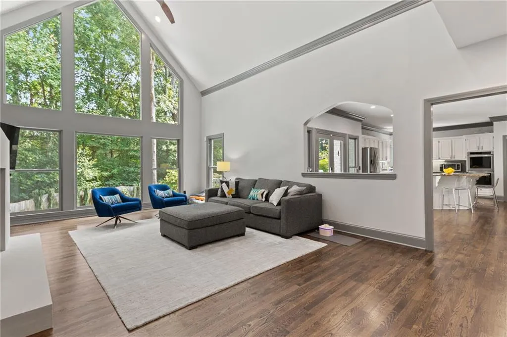 190 Grogans Landing, Sandy Springs, Georgia 30350, 5 Bedrooms Bedrooms, ,4 BathroomsBathrooms,Residential,Sold,190 Grogans Landing,7264610