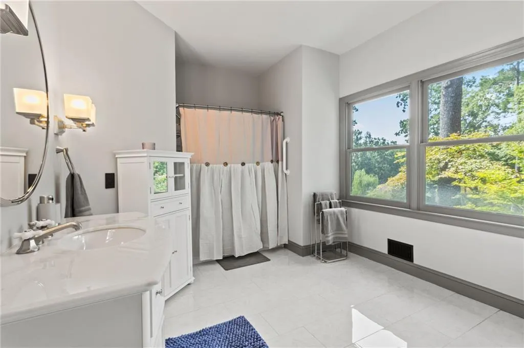 190 Grogans Landing, Sandy Springs, Georgia 30350, 5 Bedrooms Bedrooms, ,4 BathroomsBathrooms,Residential,Sold,190 Grogans Landing,7264610