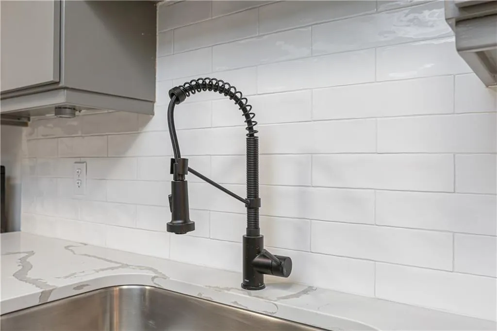 6851 Roswell Road Unit M18, Sandy Springs, Georgia 30328, 3 Bedrooms Bedrooms, ,2 BathroomsBathrooms,Residential,Sold,6851 Roswell Road Unit M18,6669988