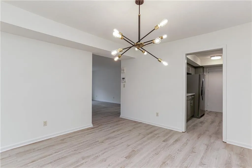 6851 Roswell Road Unit M18, Sandy Springs, Georgia 30328, 3 Bedrooms Bedrooms, ,2 BathroomsBathrooms,Residential,Sold,6851 Roswell Road Unit M18,6669988