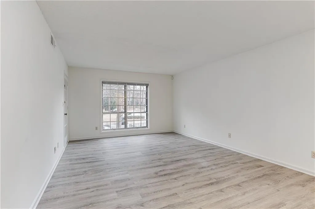 6851 Roswell Road Unit M18, Sandy Springs, Georgia 30328, 3 Bedrooms Bedrooms, ,2 BathroomsBathrooms,Residential,Sold,6851 Roswell Road Unit M18,6669988