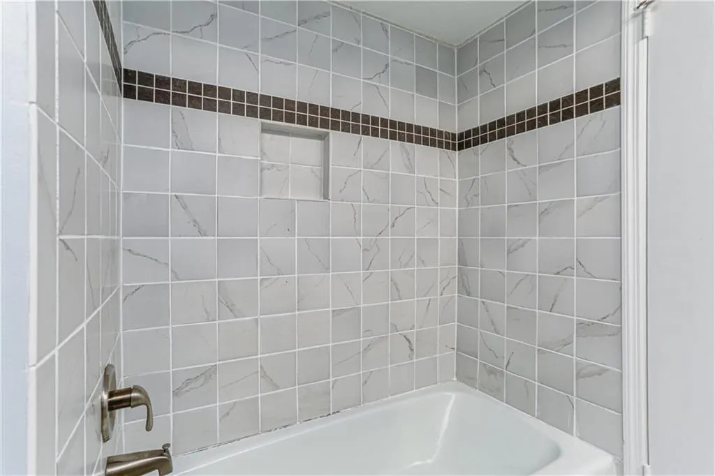 6851 Roswell Road Unit M18, Sandy Springs, Georgia 30328, 3 Bedrooms Bedrooms, ,2 BathroomsBathrooms,Residential,Sold,6851 Roswell Road Unit M18,6669988