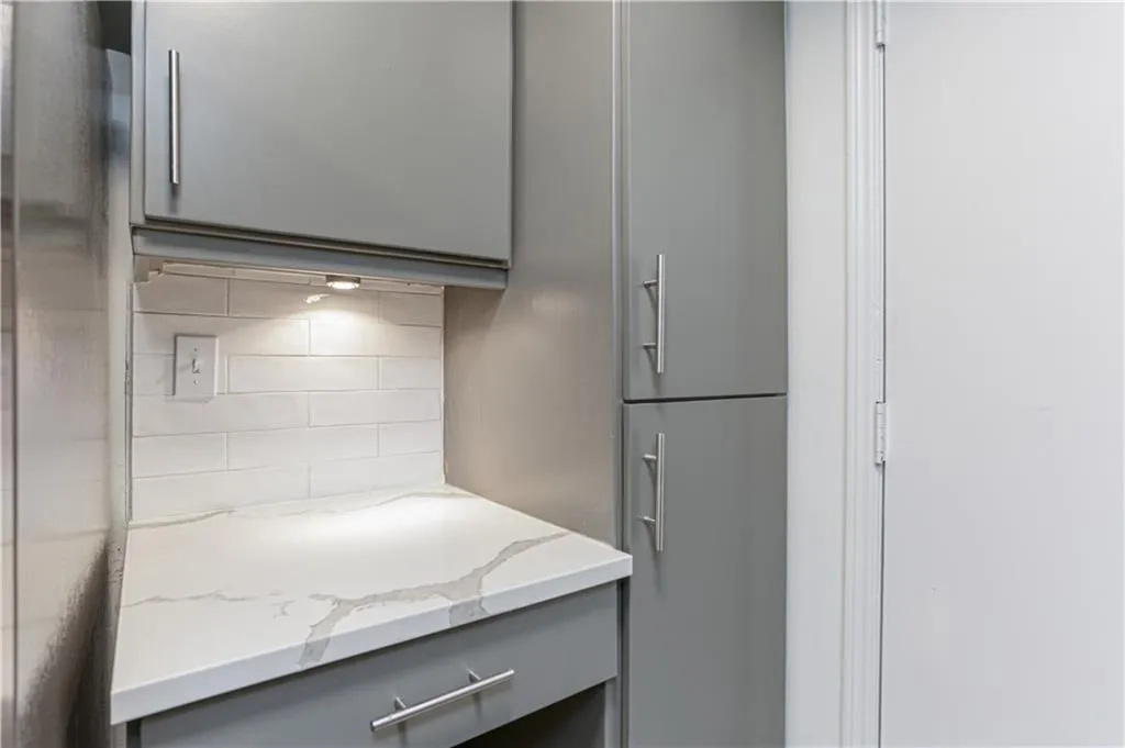 6851 Roswell Road Unit M18, Sandy Springs, Georgia 30328, 3 Bedrooms Bedrooms, ,2 BathroomsBathrooms,Residential,Sold,6851 Roswell Road Unit M18,6669988