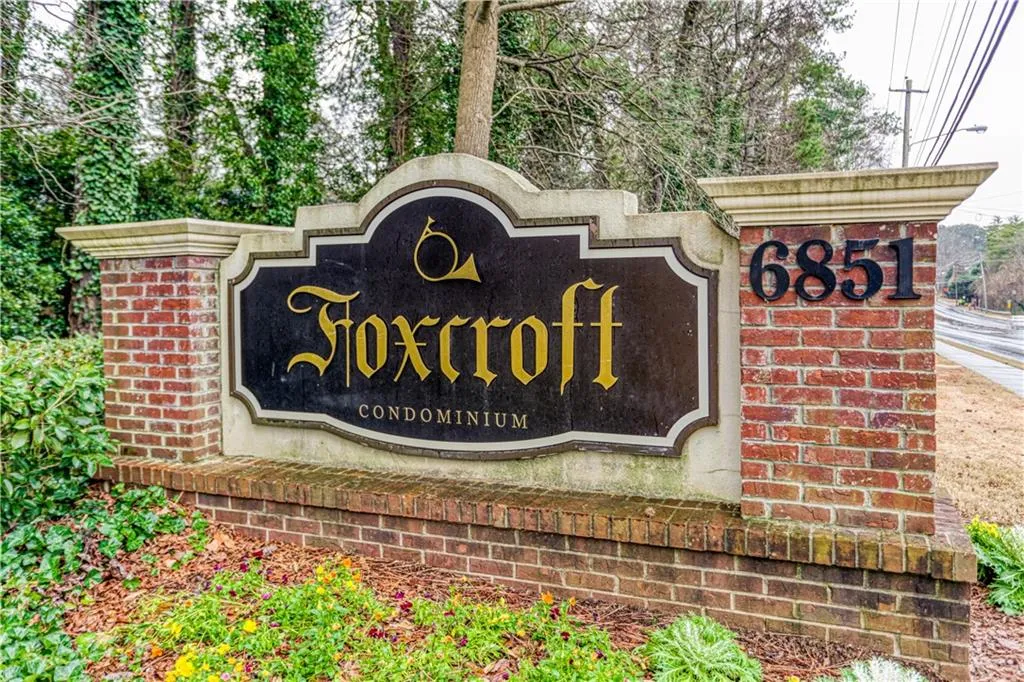 6851 Roswell Road Unit M18, Sandy Springs, Georgia 30328, 3 Bedrooms Bedrooms, ,2 BathroomsBathrooms,Residential,Sold,6851 Roswell Road Unit M18,6669988