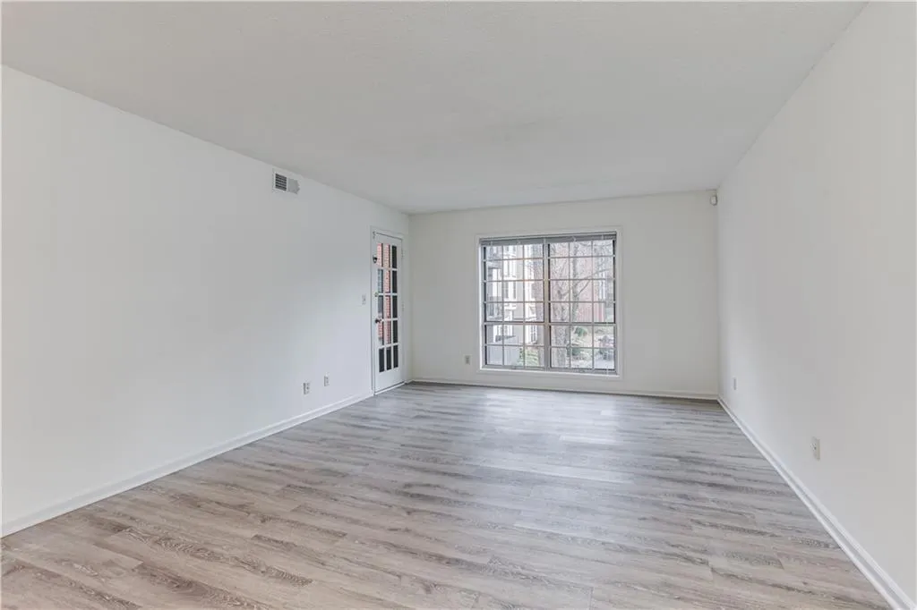 6851 Roswell Road Unit M18, Sandy Springs, Georgia 30328, 3 Bedrooms Bedrooms, ,2 BathroomsBathrooms,Residential,Sold,6851 Roswell Road Unit M18,6669988