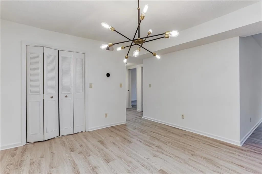 6851 Roswell Road Unit M18, Sandy Springs, Georgia 30328, 3 Bedrooms Bedrooms, ,2 BathroomsBathrooms,Residential,Sold,6851 Roswell Road Unit M18,6669988