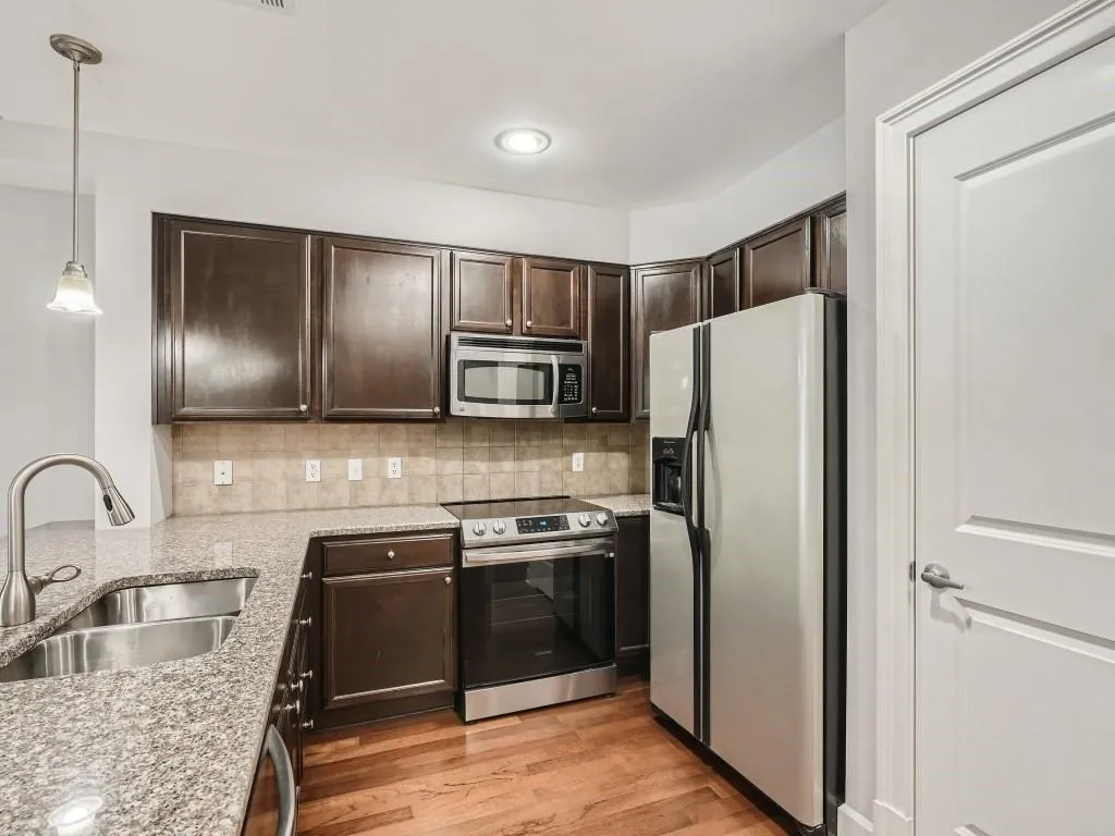 200 River Vista Drive Unit 405, Atlanta, Georgia 30339, 1 Bedroom Bedrooms, ,1 BathroomBathrooms,Residential,Sold,200 River Vista Drive Unit 405,7094323