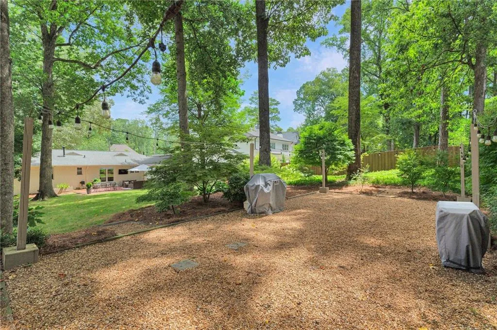 2616 Winding Lane Ne, Brookhaven, Georgia 30319, 4 Bedrooms Bedrooms, ,2 BathroomsBathrooms,Residential,For Sale,2616 Winding Lane Ne,7630325