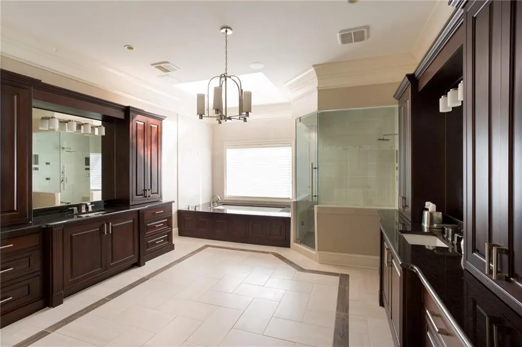 875 Marseilles Drive, Sandy Springs, Georgia 30327, 6 Bedrooms Bedrooms, ,7 BathroomsBathrooms,Residential,Sold,875 Marseilles Drive,5668154