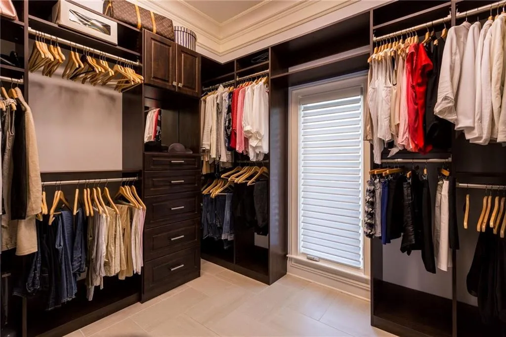 875 Marseilles Drive, Sandy Springs, Georgia 30327, 6 Bedrooms Bedrooms, ,7 BathroomsBathrooms,Residential,Sold,875 Marseilles Drive,5668154