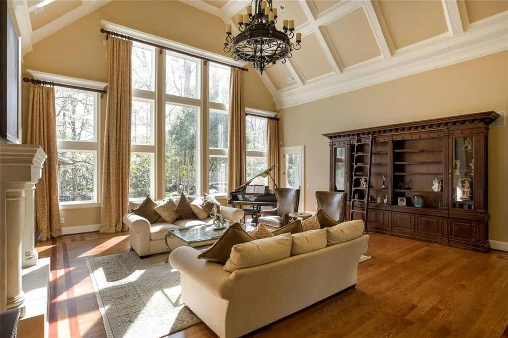 875 Marseilles Drive, Sandy Springs, Georgia 30327, 6 Bedrooms Bedrooms, ,7 BathroomsBathrooms,Residential,Sold,875 Marseilles Drive,5668154