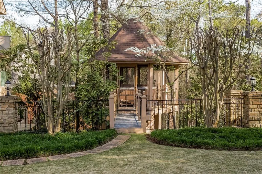 875 Marseilles Drive, Sandy Springs, Georgia 30327, 6 Bedrooms Bedrooms, ,7 BathroomsBathrooms,Residential,Sold,875 Marseilles Drive,5668154