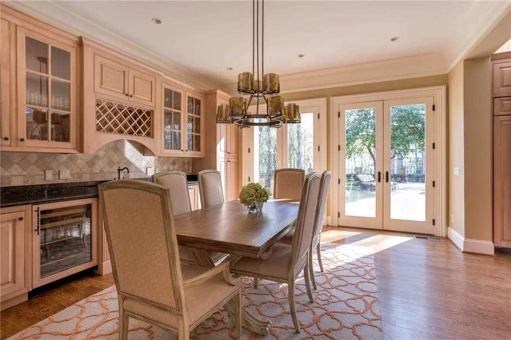 875 Marseilles Drive, Sandy Springs, Georgia 30327, 6 Bedrooms Bedrooms, ,7 BathroomsBathrooms,Residential,Sold,875 Marseilles Drive,5668154