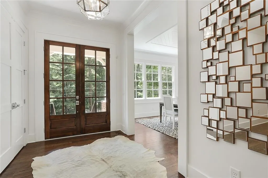 3257 W Roxboro Road, Atlanta, Georgia 30324, 5 Bedrooms Bedrooms, ,4 BathroomsBathrooms,Residential,Sold,3257 W Roxboro Road,5859452