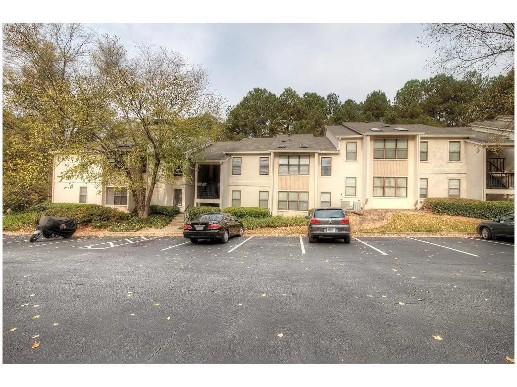1406 Huntingdon Chase Unit 1406, Sandy Springs, Georgia 30350, 2 Bedrooms Bedrooms, ,2 BathroomsBathrooms,Residential,Sold,1406 Huntingdon Chase Unit 1406,5860852