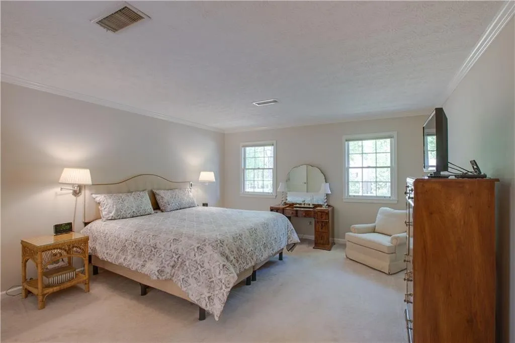 5025 Nesbit Ferry Lane, Sandy Springs, Georgia 30350, 4 Bedrooms Bedrooms, ,2 BathroomsBathrooms,Residential,Sold,5025 Nesbit Ferry Lane,5837493