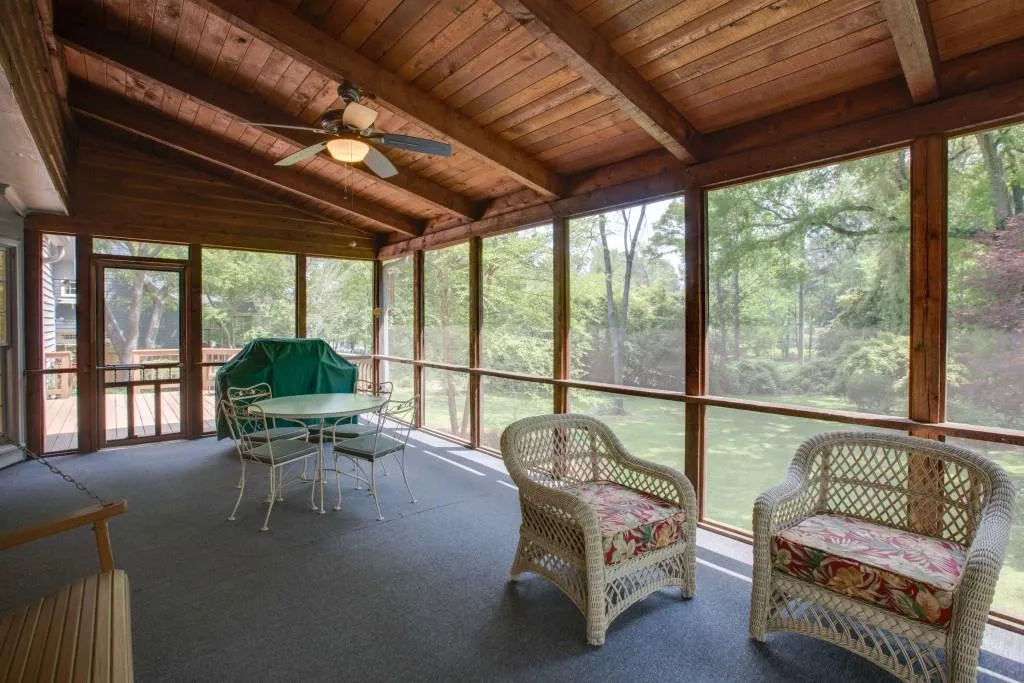 5025 Nesbit Ferry Lane, Sandy Springs, Georgia 30350, 4 Bedrooms Bedrooms, ,2 BathroomsBathrooms,Residential,Sold,5025 Nesbit Ferry Lane,5837493