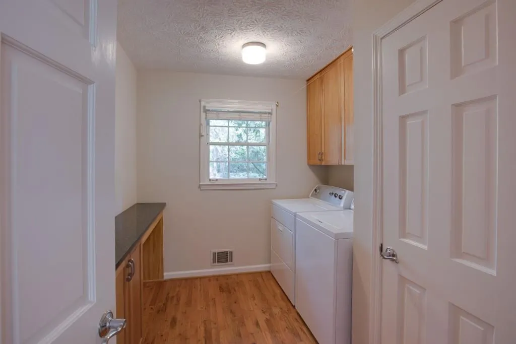 5025 Nesbit Ferry Lane, Sandy Springs, Georgia 30350, 4 Bedrooms Bedrooms, ,2 BathroomsBathrooms,Residential,Sold,5025 Nesbit Ferry Lane,5837493