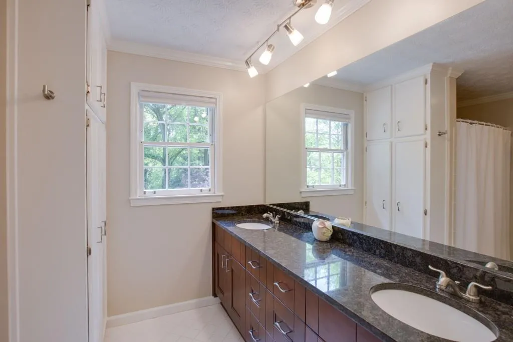 5025 Nesbit Ferry Lane, Sandy Springs, Georgia 30350, 4 Bedrooms Bedrooms, ,2 BathroomsBathrooms,Residential,Sold,5025 Nesbit Ferry Lane,5837493