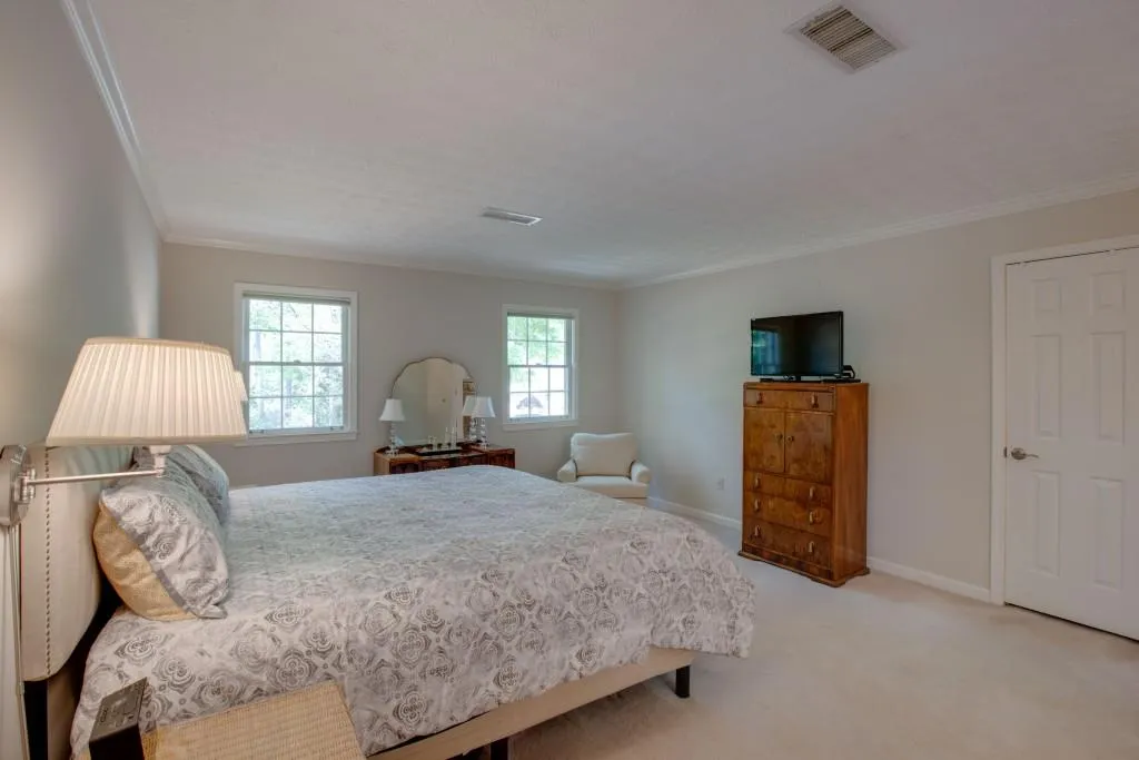 5025 Nesbit Ferry Lane, Sandy Springs, Georgia 30350, 4 Bedrooms Bedrooms, ,2 BathroomsBathrooms,Residential,Sold,5025 Nesbit Ferry Lane,5837493