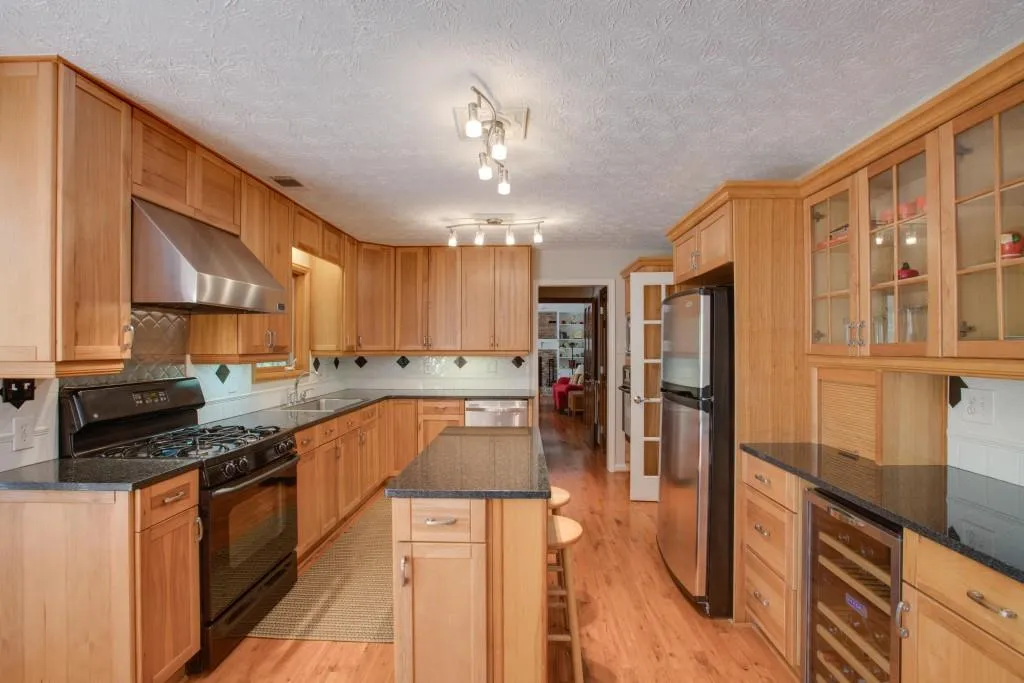 5025 Nesbit Ferry Lane, Sandy Springs, Georgia 30350, 4 Bedrooms Bedrooms, ,2 BathroomsBathrooms,Residential,Sold,5025 Nesbit Ferry Lane,5837493