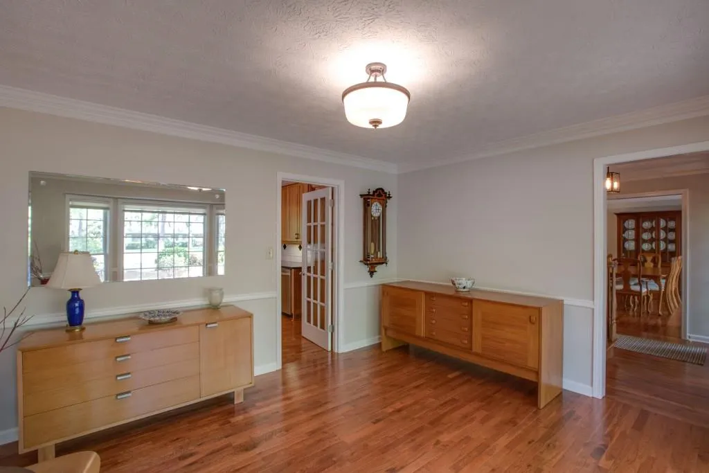 5025 Nesbit Ferry Lane, Sandy Springs, Georgia 30350, 4 Bedrooms Bedrooms, ,2 BathroomsBathrooms,Residential,Sold,5025 Nesbit Ferry Lane,5837493