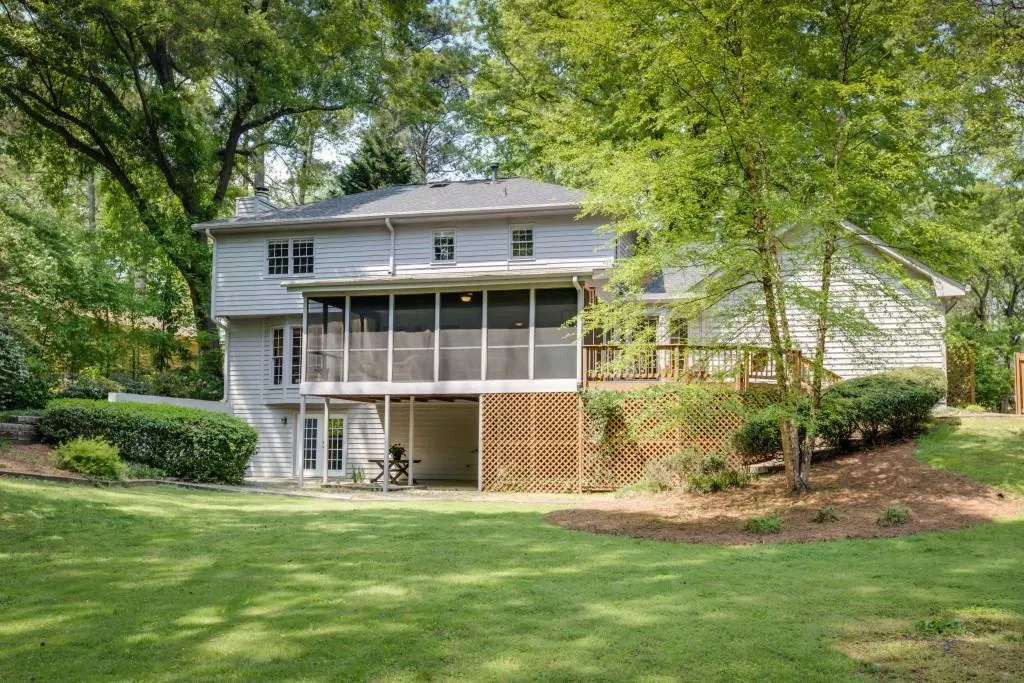 5025 Nesbit Ferry Lane, Sandy Springs, Georgia 30350, 4 Bedrooms Bedrooms, ,2 BathroomsBathrooms,Residential,Sold,5025 Nesbit Ferry Lane,5837493