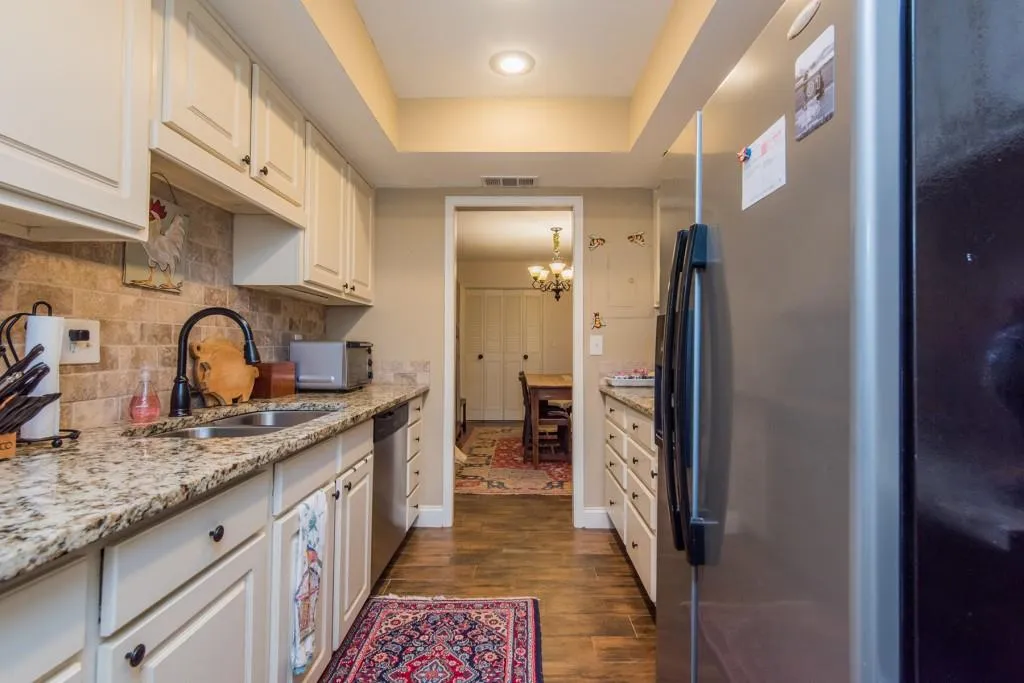 6851 Roswell Road Unit F-14, Atlanta, Georgia 30328, 3 Bedrooms Bedrooms, ,2 BathroomsBathrooms,Residential,Sold,6851 Roswell Road Unit F-14,6059452
