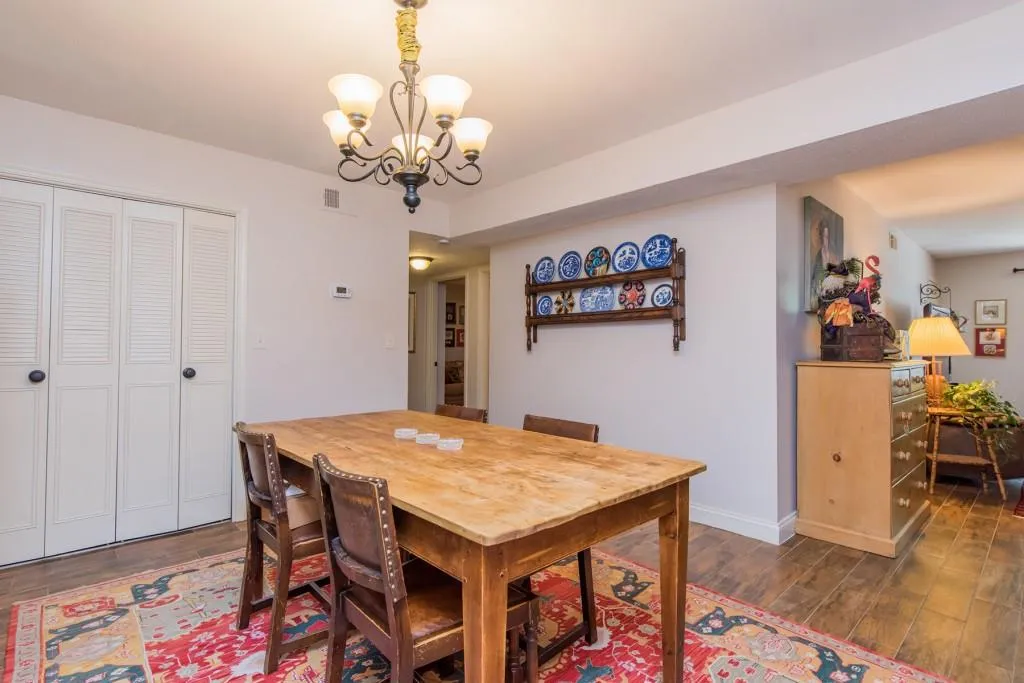 6851 Roswell Road Unit F-14, Atlanta, Georgia 30328, 3 Bedrooms Bedrooms, ,2 BathroomsBathrooms,Residential,Sold,6851 Roswell Road Unit F-14,6059452