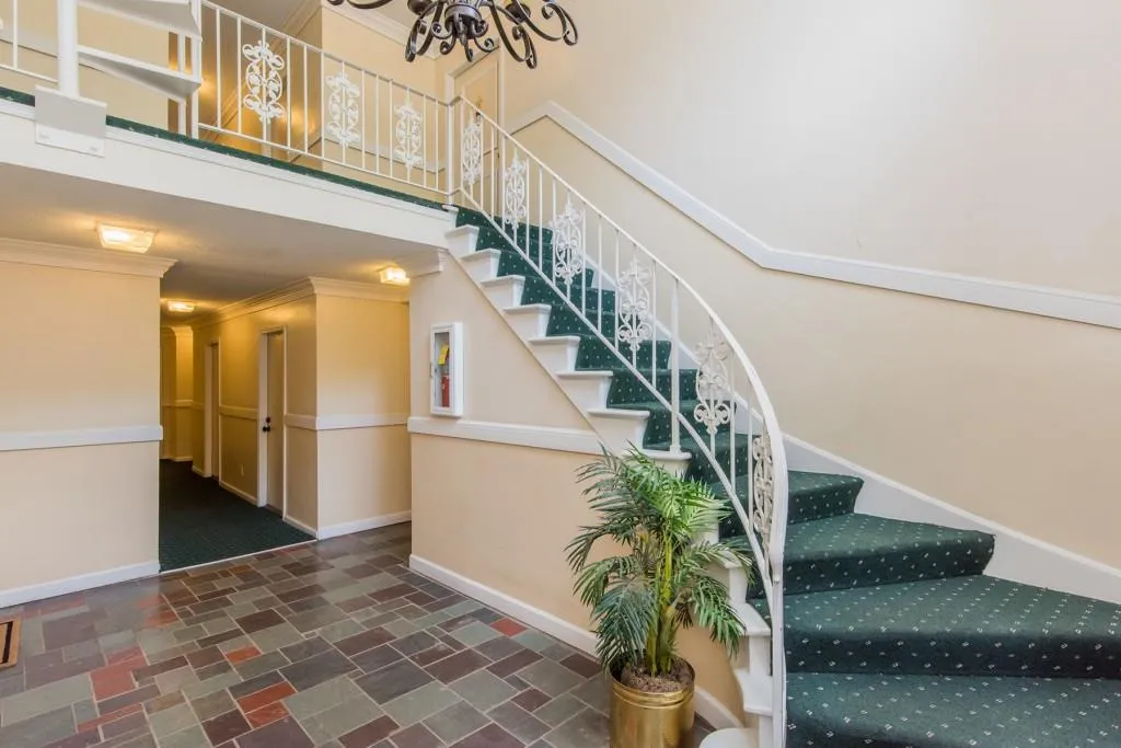 6851 Roswell Road Unit F-14, Atlanta, Georgia 30328, 3 Bedrooms Bedrooms, ,2 BathroomsBathrooms,Residential,Sold,6851 Roswell Road Unit F-14,6059452