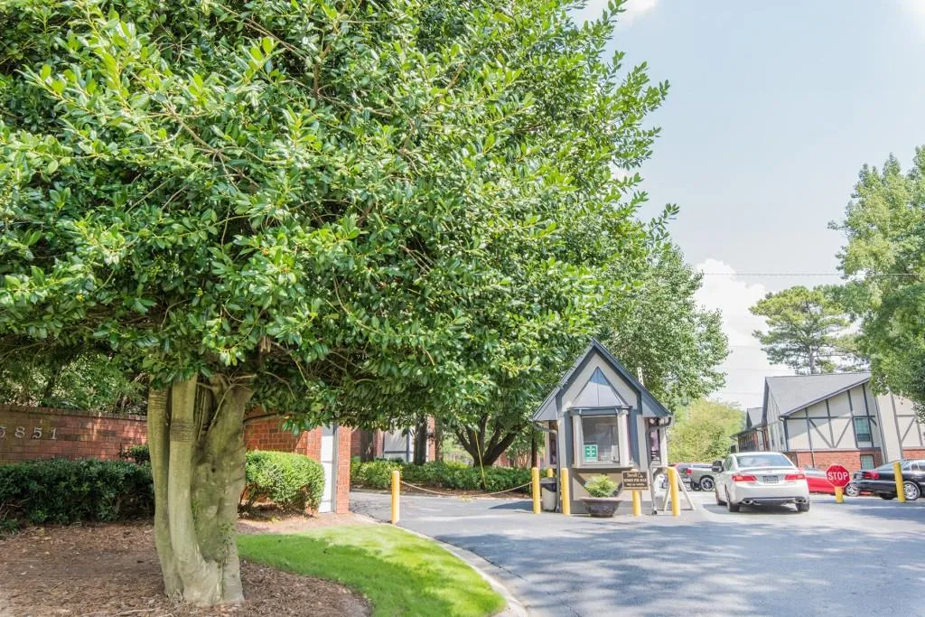 6851 Roswell Road Unit F-14, Atlanta, Georgia 30328, 3 Bedrooms Bedrooms, ,2 BathroomsBathrooms,Residential,Sold,6851 Roswell Road Unit F-14,6059452