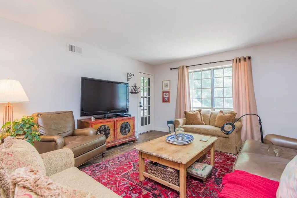 6851 Roswell Road Unit F-14, Atlanta, Georgia 30328, 3 Bedrooms Bedrooms, ,2 BathroomsBathrooms,Residential,Sold,6851 Roswell Road Unit F-14,6059452