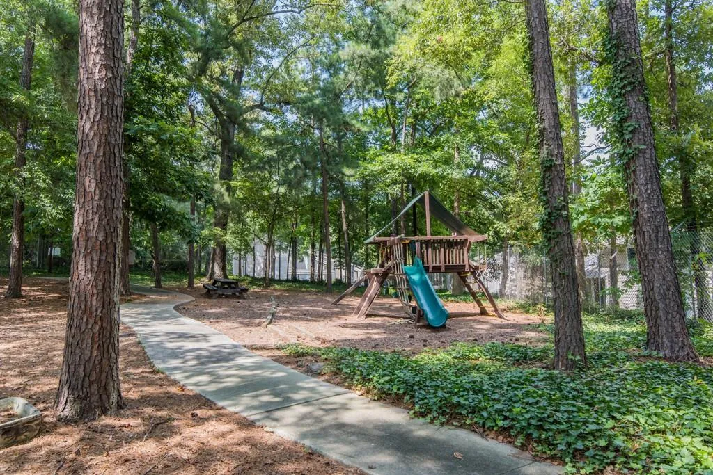 6851 Roswell Road Unit F-14, Atlanta, Georgia 30328, 3 Bedrooms Bedrooms, ,2 BathroomsBathrooms,Residential,Sold,6851 Roswell Road Unit F-14,6059452