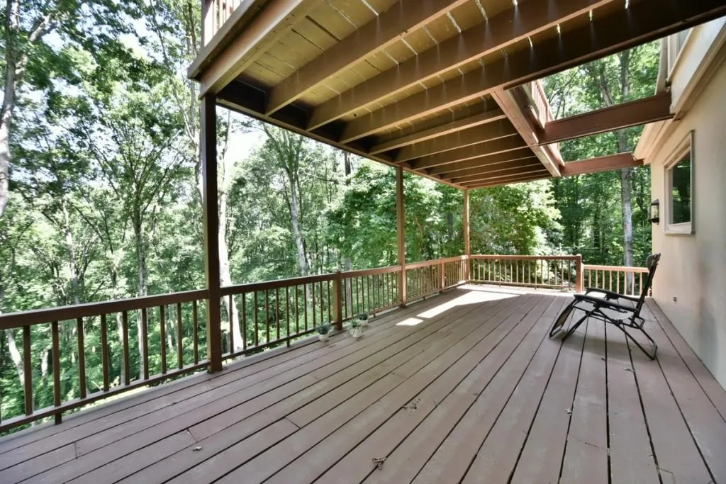 9205 Huntcliff Trace, Sandy Springs, Georgia 30350, 7 Bedrooms Bedrooms, ,5 BathroomsBathrooms,Residential,Sold,9205 Huntcliff Trace,5633543