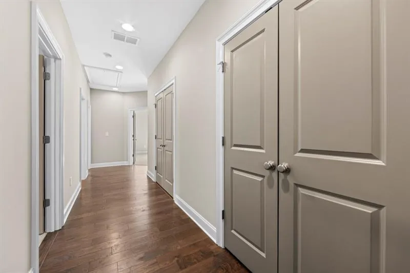 6454 Meridian Way, Atlanta, Georgia 30328, 5 Bedrooms Bedrooms, ,4 BathroomsBathrooms,Residential,For Sale,6454 Meridian Way,7627846